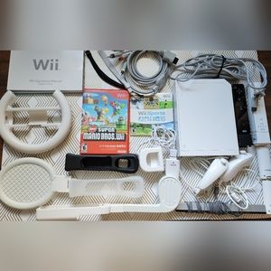 Nintendo Wii Console - White - Bundle